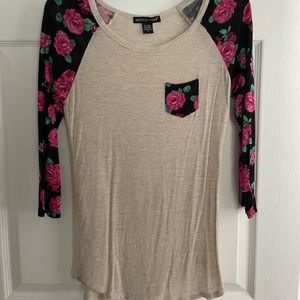 Women’s Top with Rose Sleeves